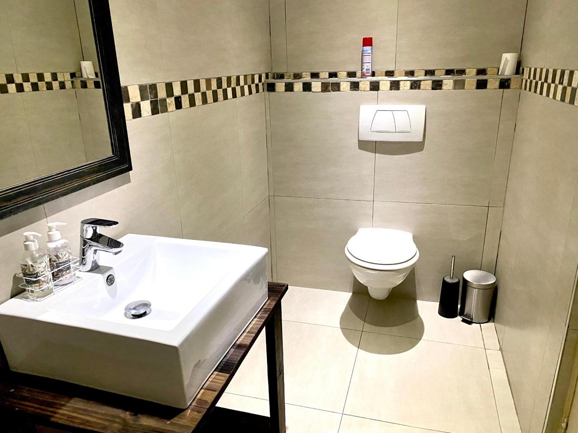 Cavallo Guesthouse 빈트후크 외부 사진